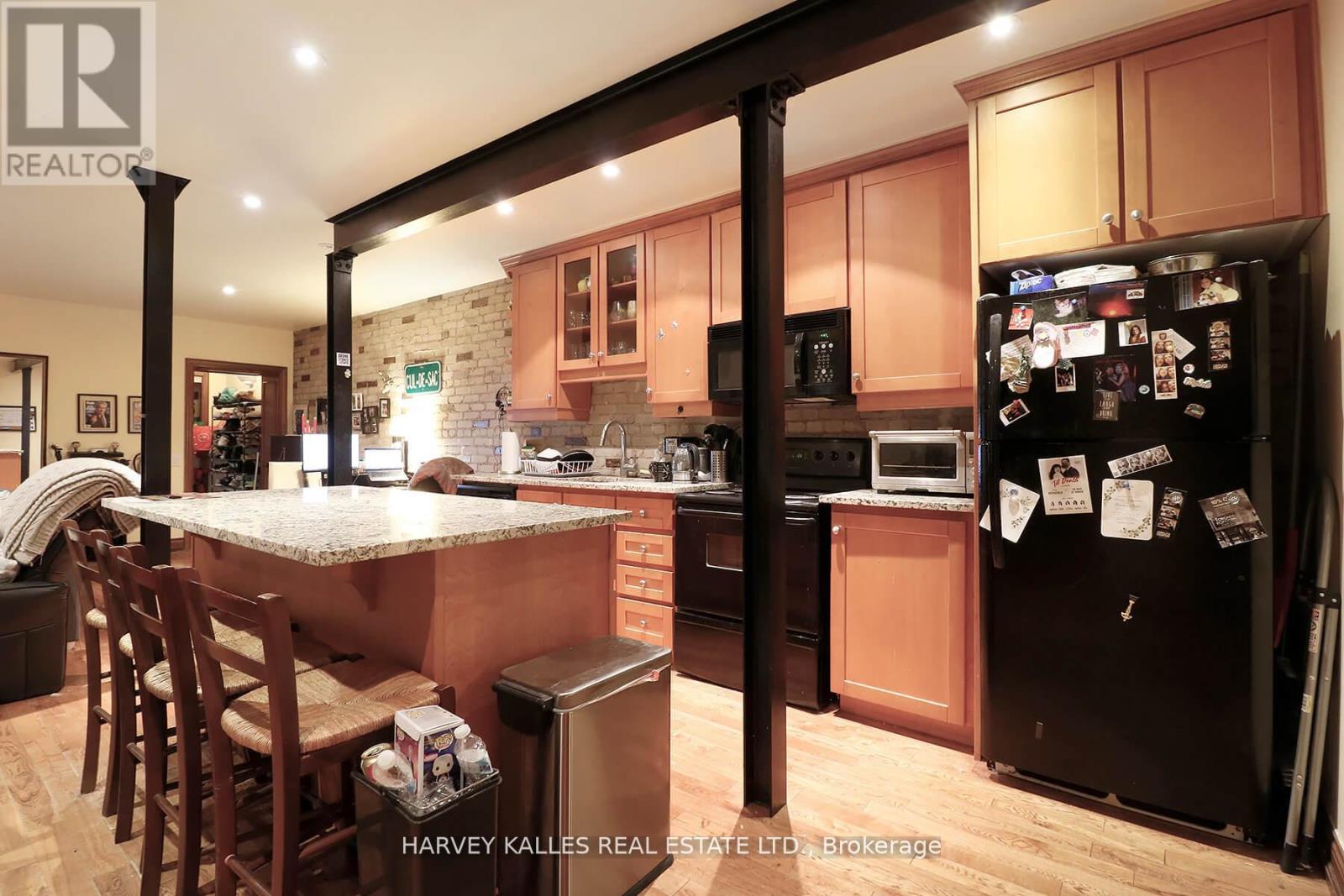 1 - 152 Hilton Avenue, Toronto, Ontario  M5R 3E9 - Photo 8 - C12653018