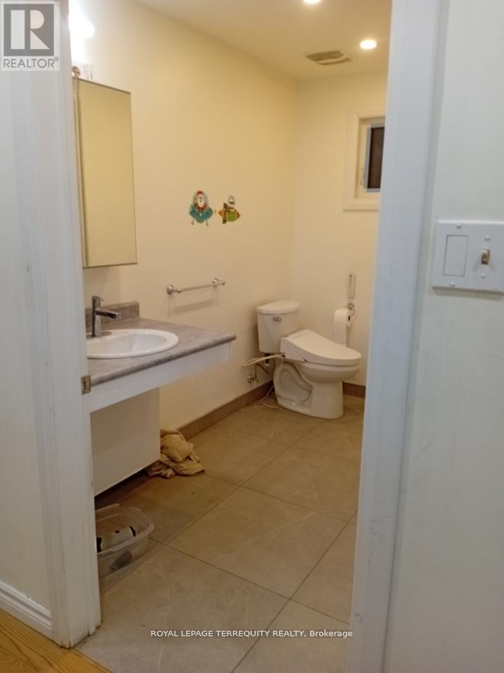 39 Earlton Road, Toronto, Ontario  M1T 2R4 - Photo 6 - E12652970