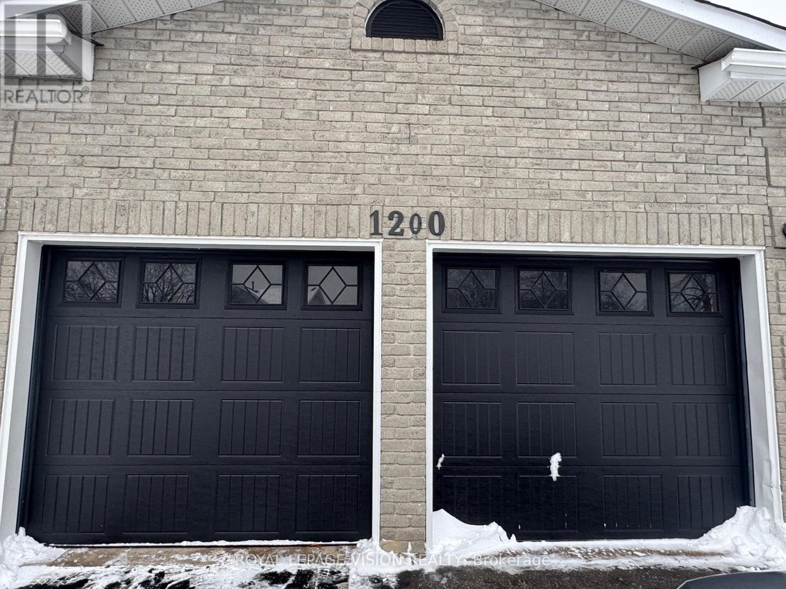 MAIN - 1200 MAPLE GATE, Pickering, Ontario