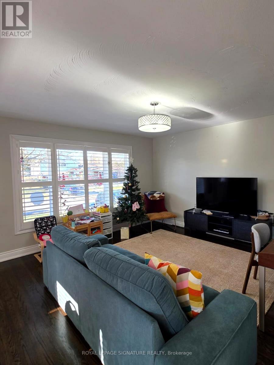 621 WYCHWOOD STREET, Oshawa, Ontario