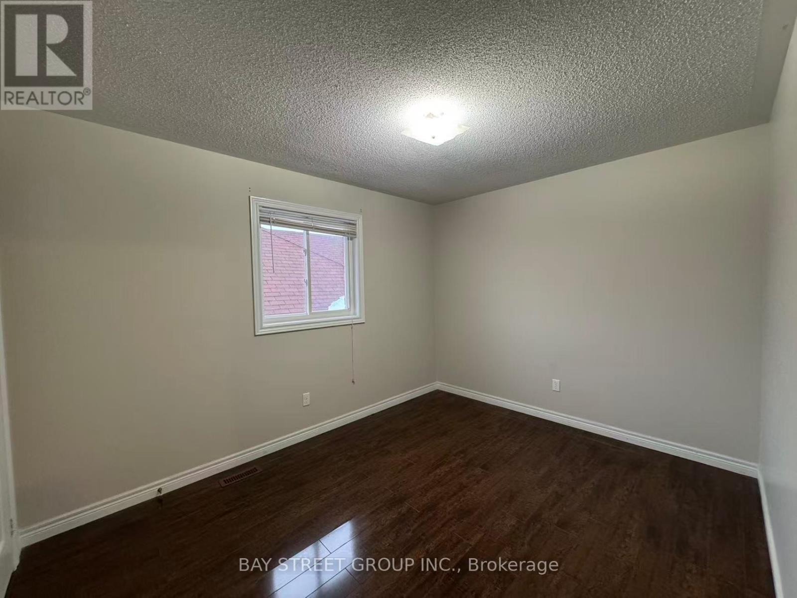 79 Ian Drive, Georgina, Ontario  L4P 4G3 - Photo 12 - N12653006