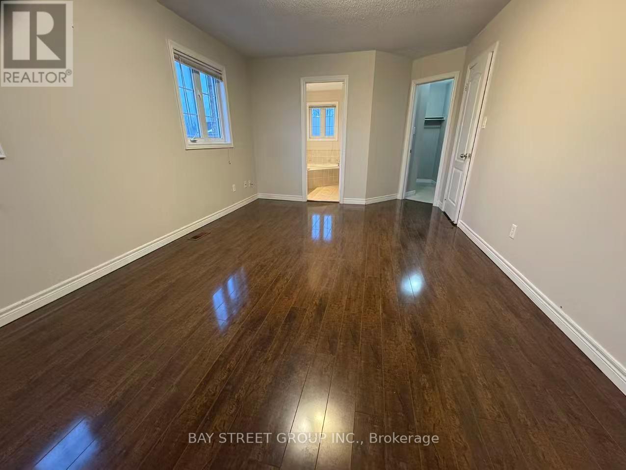 79 Ian Drive, Georgina, Ontario  L4P 4G3 - Photo 16 - N12653006