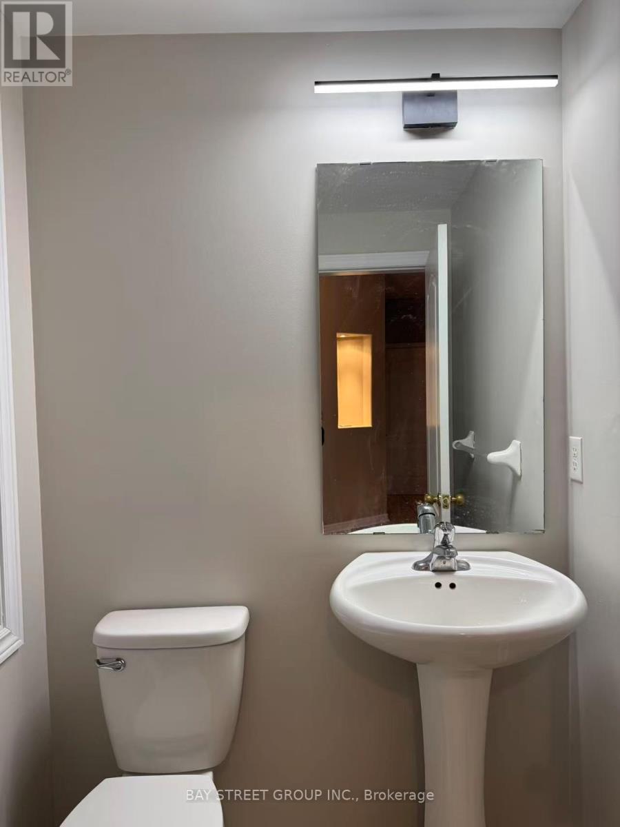 79 Ian Drive, Georgina, Ontario  L4P 4G3 - Photo 19 - N12653006