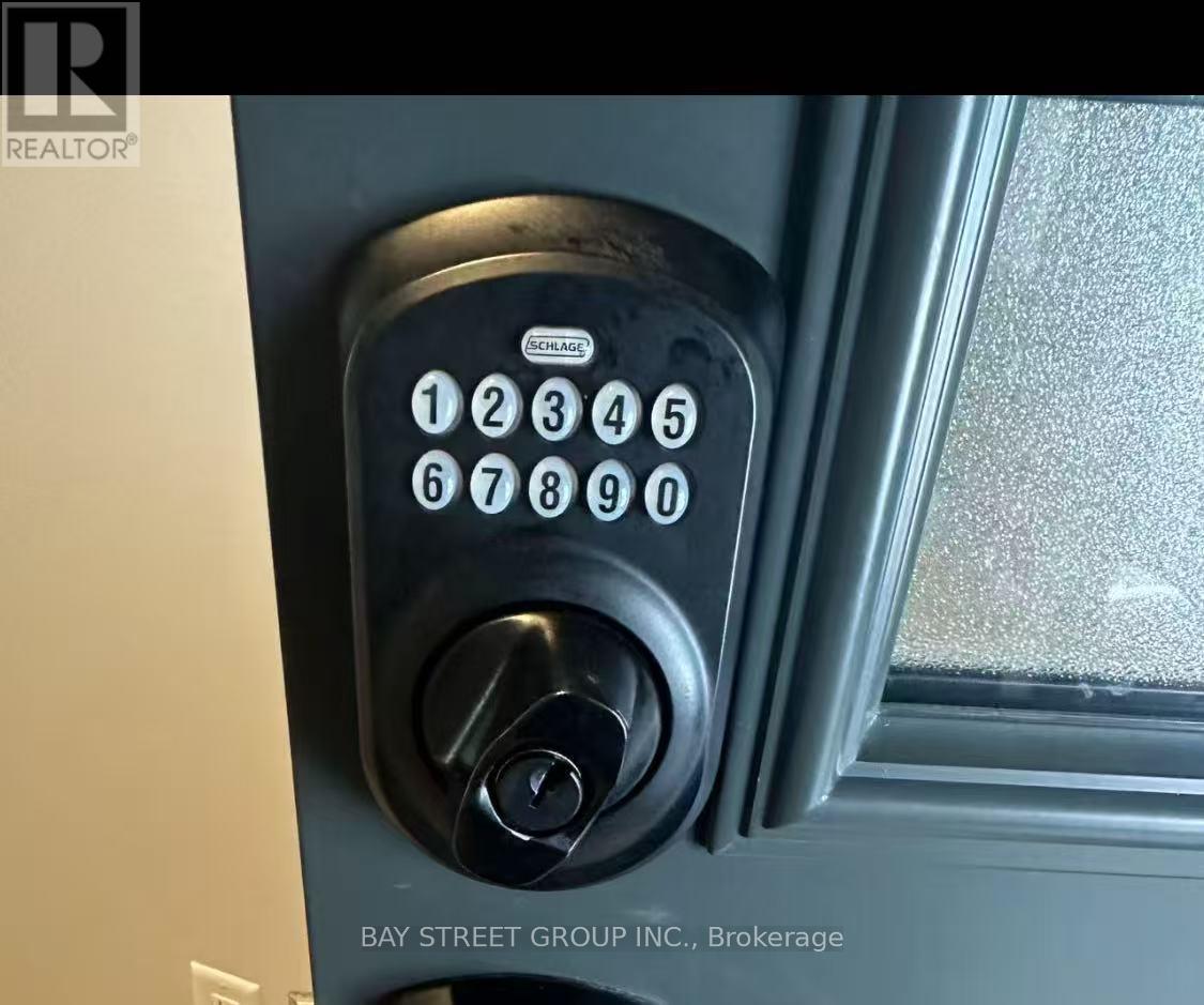 79 Ian Drive, Georgina, Ontario  L4P 4G3 - Photo 25 - N12653006