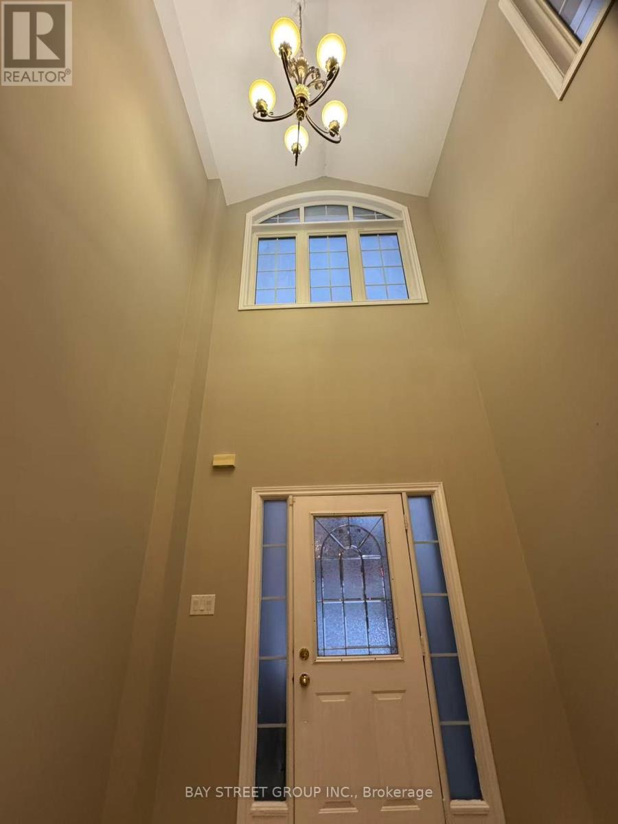 79 Ian Drive, Georgina, Ontario  L4P 4G3 - Photo 3 - N12653006