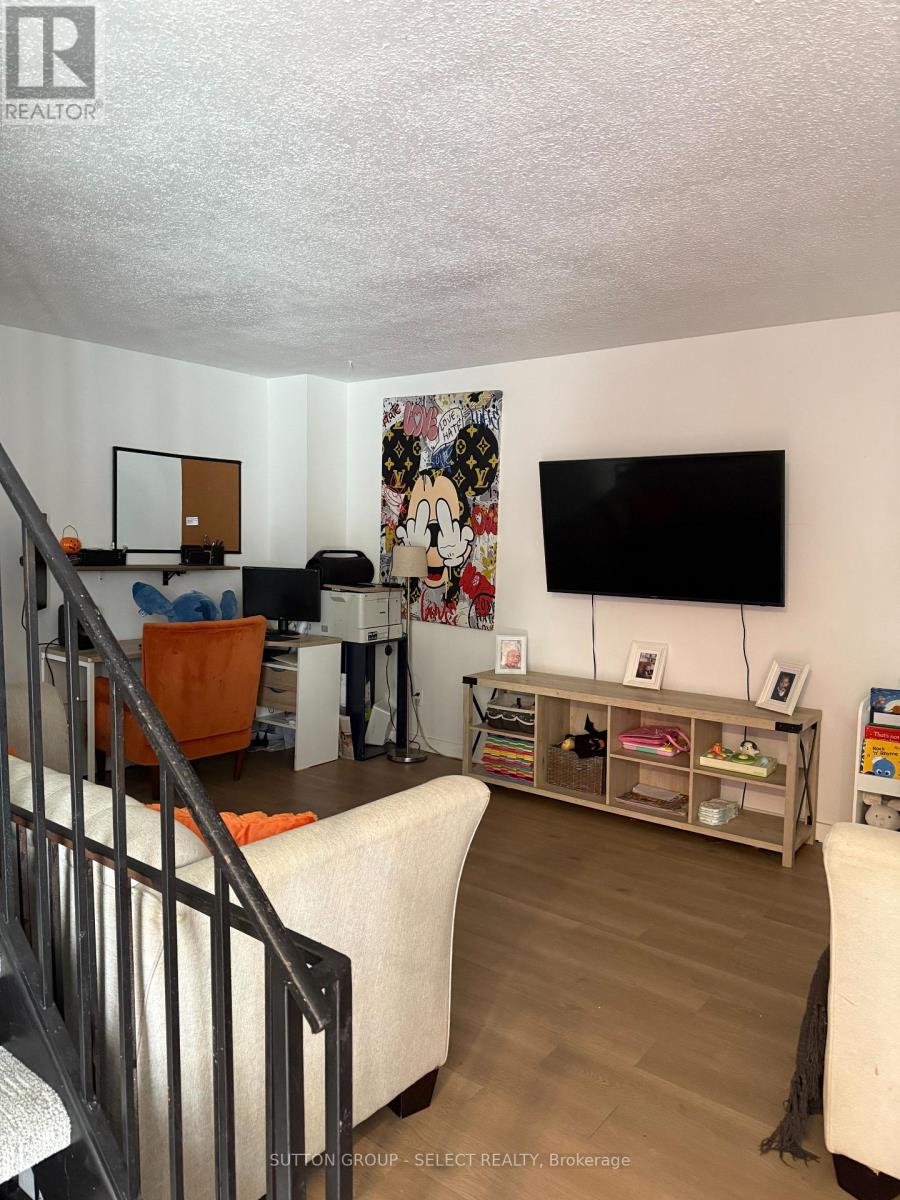 74 - 70 Fiddlers Green Road, London North, Ontario  N6H 4R4 - Photo 3 - X12653026