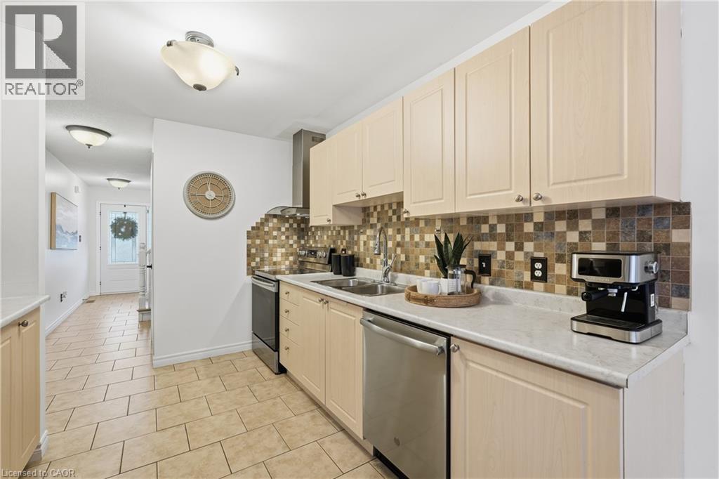 122 Vennio Lane, Hamilton, Ontario  L9B 2Y7 - Photo 12 - 40795280