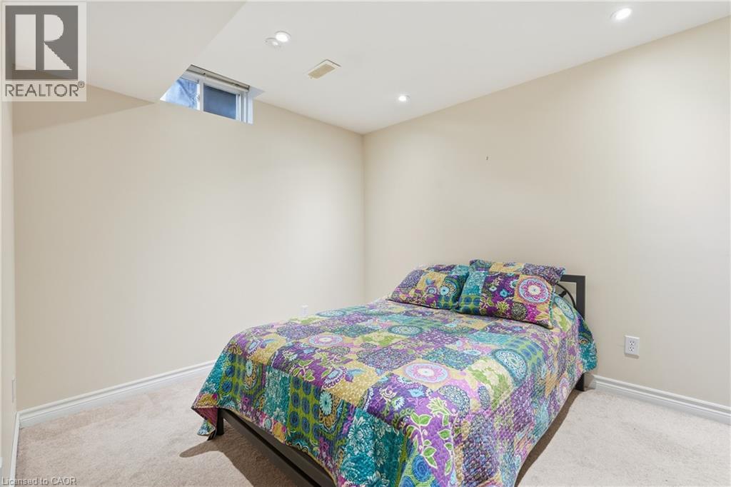 122 Vennio Lane, Hamilton, Ontario  L9B 2Y7 - Photo 35 - 40795280