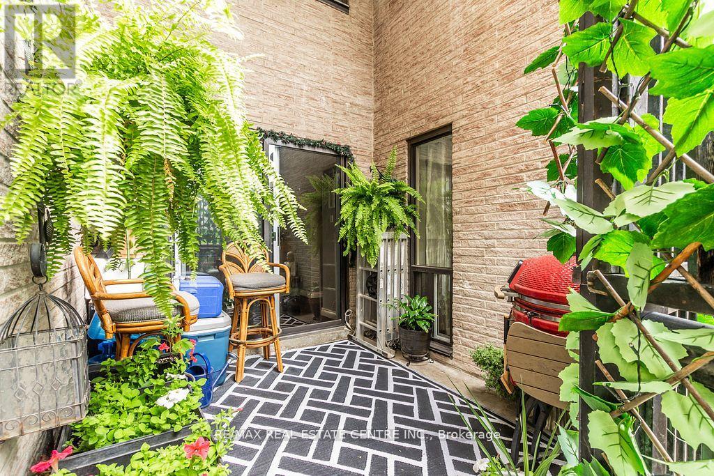 124 - 2095 Roche Court, Mississauga, Ontario  L5K 2C8 - Photo 10 - W12653034