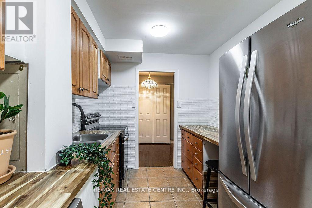 124 - 2095 Roche Court, Mississauga, Ontario  L5K 2C8 - Photo 15 - W12653034