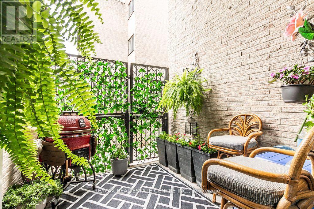 124 - 2095 Roche Court, Mississauga, Ontario  L5K 2C8 - Photo 9 - W12653034