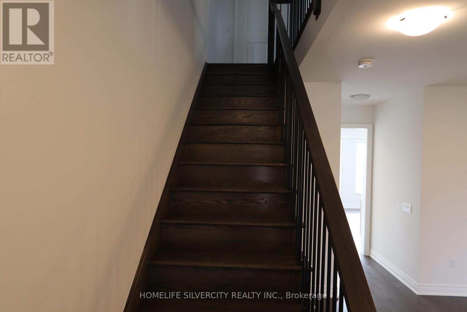 142 Falby Rd Road, Brampton, Ontario  L6P 4L9 - Photo 10 - W12653054