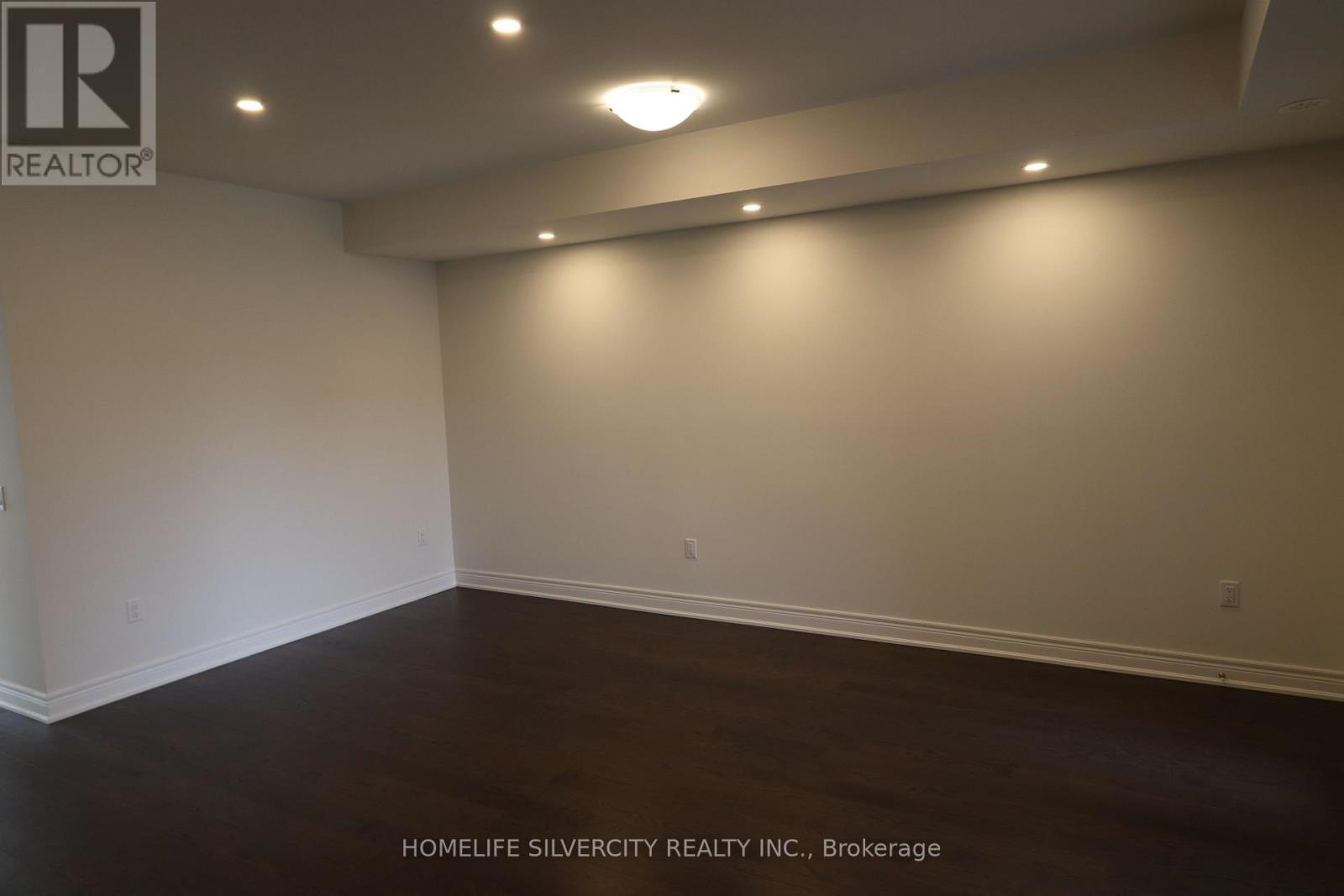 142 Falby Rd Road, Brampton, Ontario  L6P 4L9 - Photo 3 - W12653054