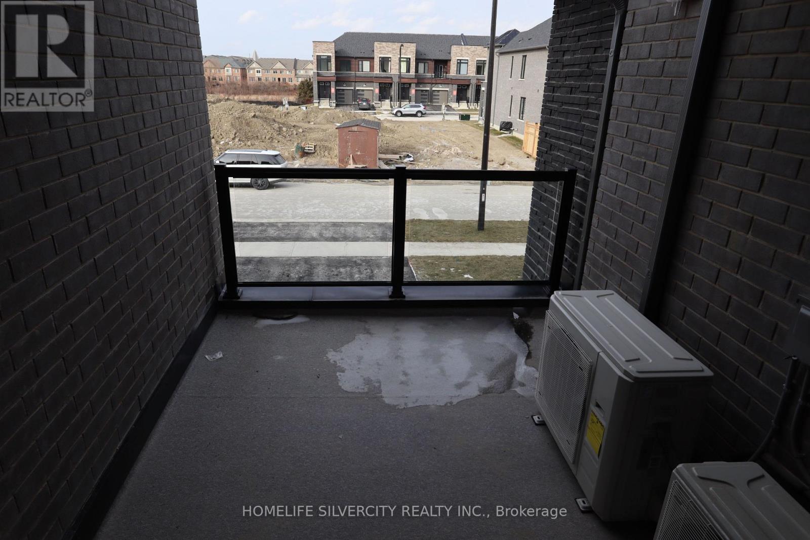 142 Falby Rd Road, Brampton, Ontario  L6P 4L9 - Photo 7 - W12653054