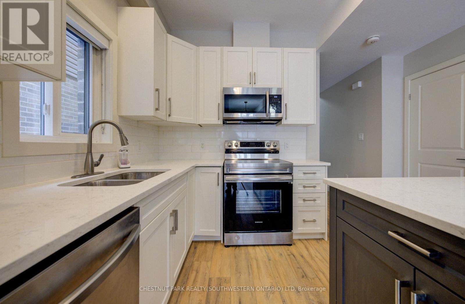 A - 33 Second Avenue, Kitchener, Ontario  N2C 1N4 - Photo 10 - X12652976