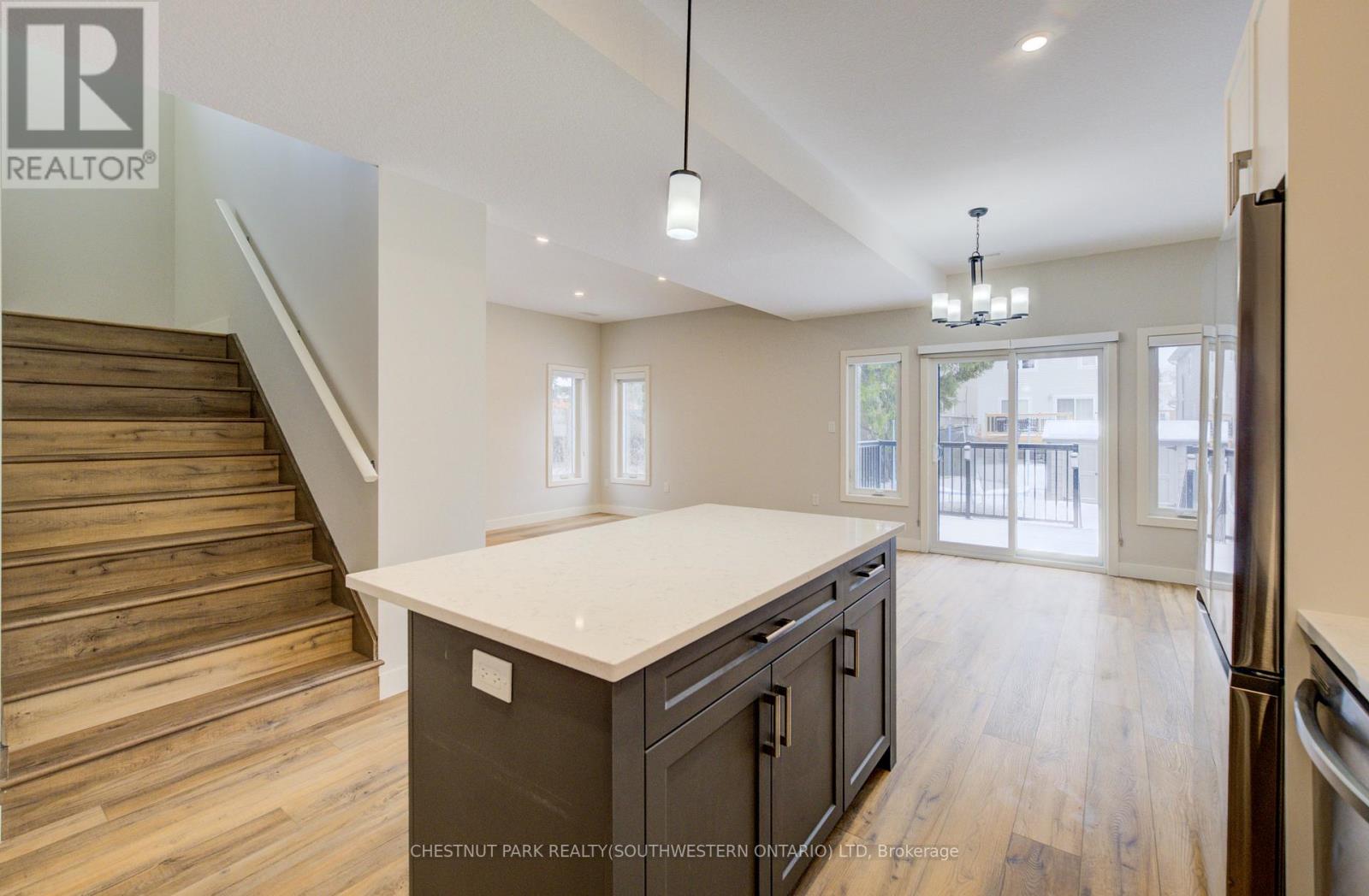 A - 33 Second Avenue, Kitchener, Ontario  N2C 1N4 - Photo 11 - X12652976