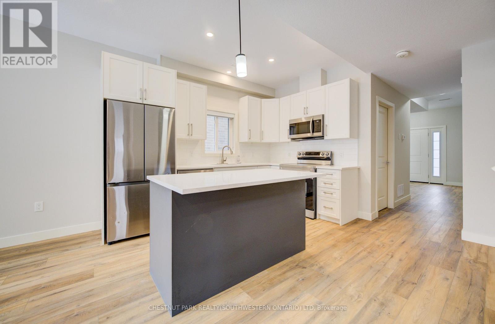 A - 33 Second Avenue, Kitchener, Ontario  N2C 1N4 - Photo 18 - X12652976