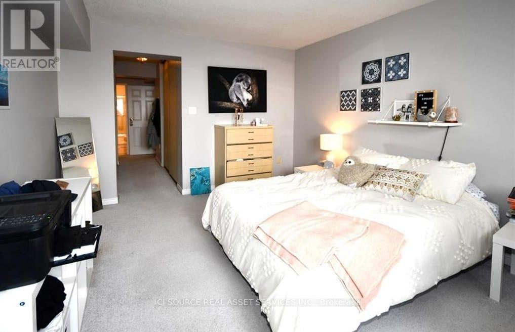 16 Normandy Place, Oakville, Ontario  L6K 1S1 - Photo 11 - W12550064