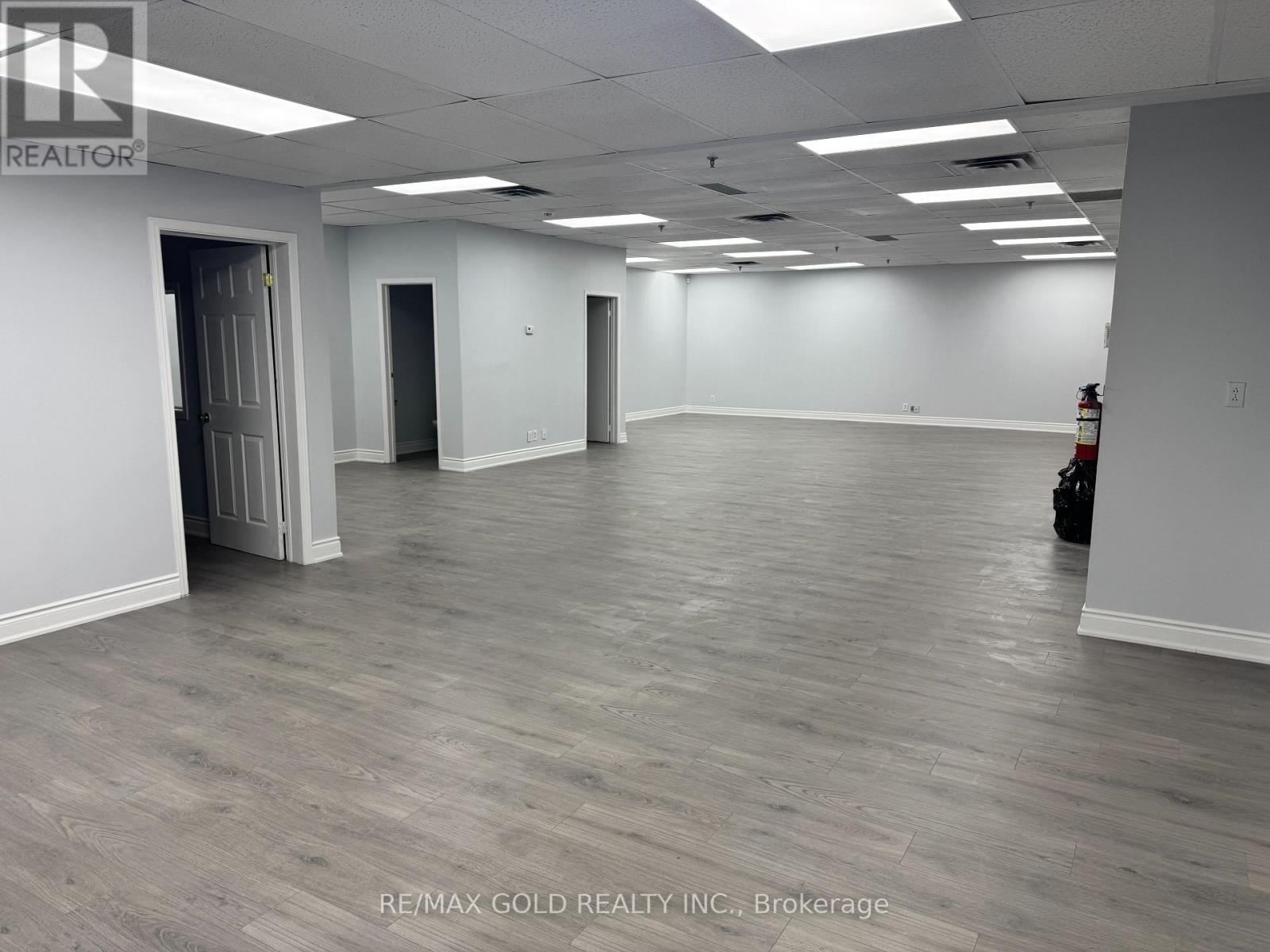 #6&7 - 1935 Drew Road, Mississauga, Ontario  L5S 1M7 - Photo 4 - W12446817