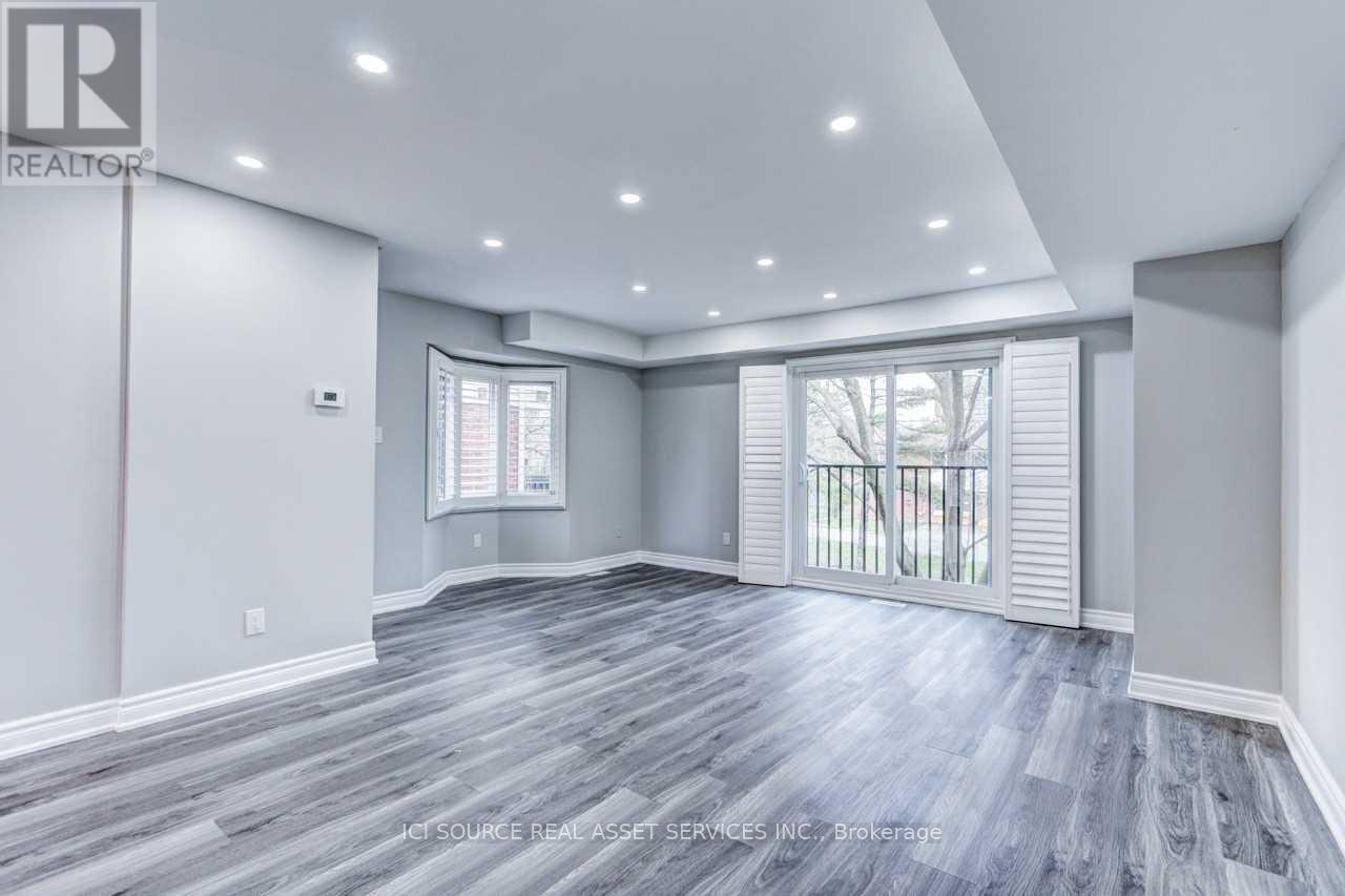 16 Normandy Place, Oakville, Ontario  L6K 1S1 - Photo 9 - W12550064