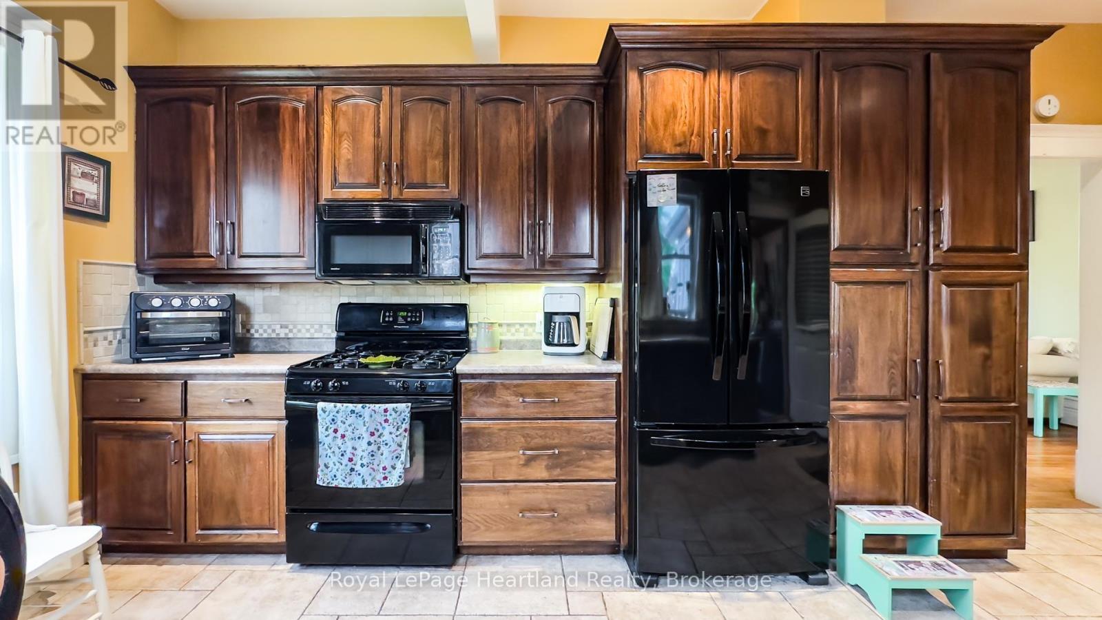 132 Elgin Avenue E, Goderich, Ontario  N7A 1K6 - Photo 20 - X12653078