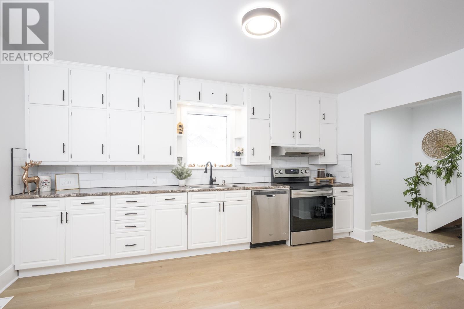 598 Van Norman St, Thunder Bay, Ontario  P7A 4E9 - Photo 13 - TB253687