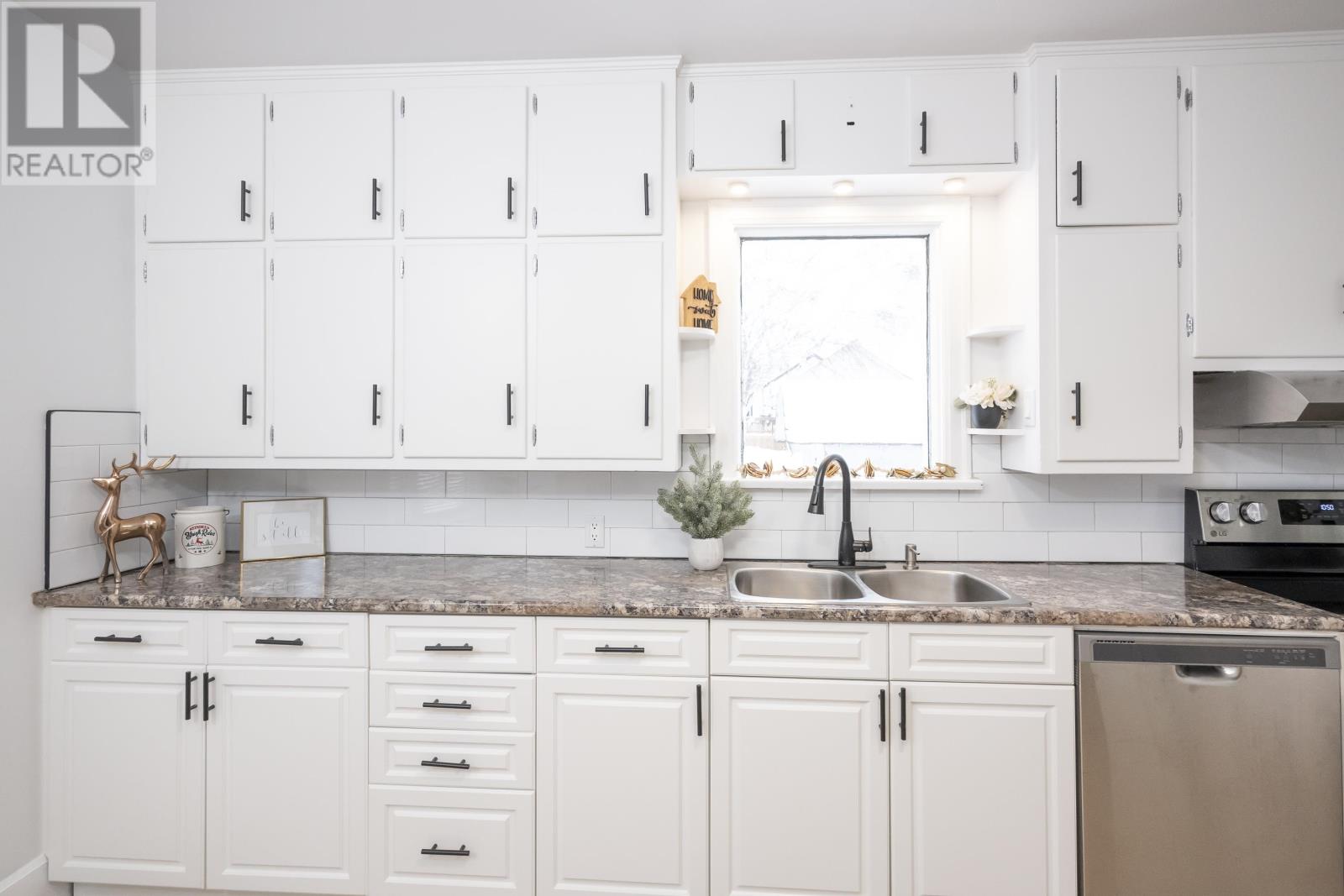 598 Van Norman St, Thunder Bay, Ontario  P7A 4E9 - Photo 37 - TB253687