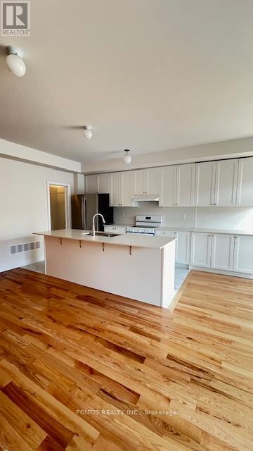 221 Tennant Circle, Vaughan, Ontario  L4H 5L4 - Photo 8 - N12640930