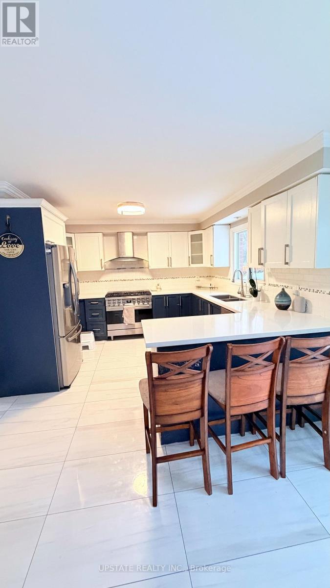 36 Ravenview Drive, Whitby, Ontario  L1R 1Y2 - Photo 6 - E12653084