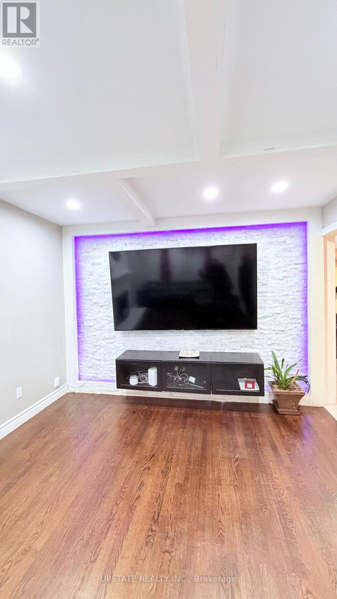 36 Ravenview Drive, Whitby, Ontario  L1R 1Y2 - Photo 8 - E12653084