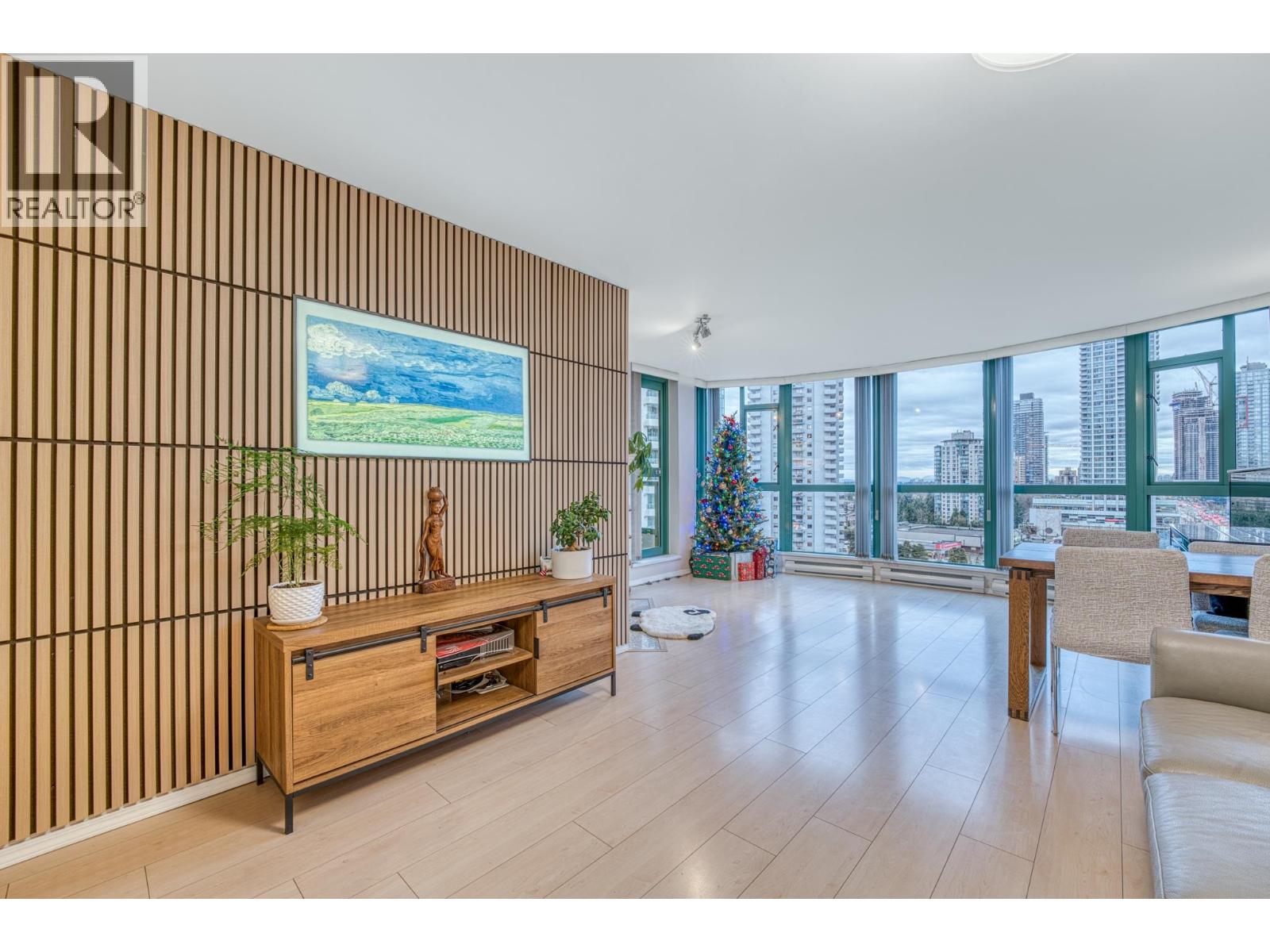 1102 5899 Wilson Avenue, Burnaby, British Columbia  V5H 4R9 - Photo 2 - R3074070