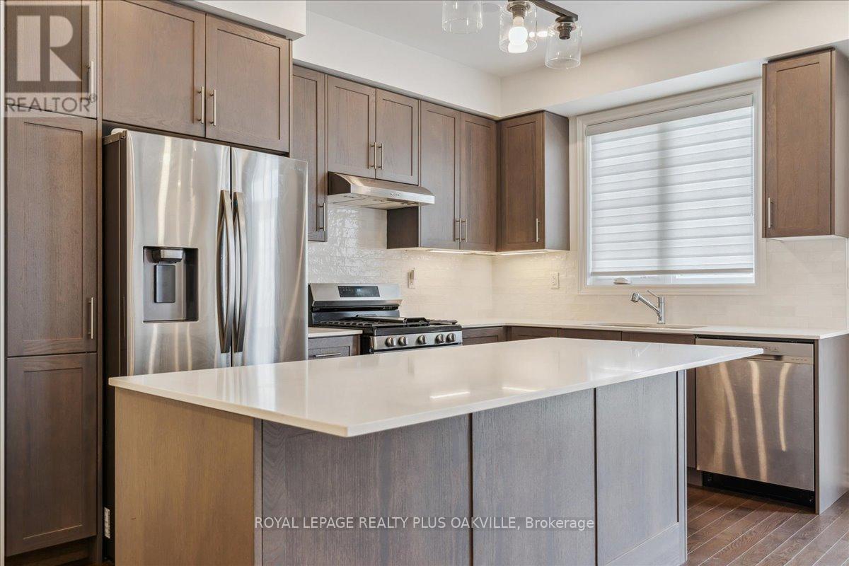 442 Bergamot Avenue, Milton, Ontario  L9E 1T8 - Photo 11 - W12653066