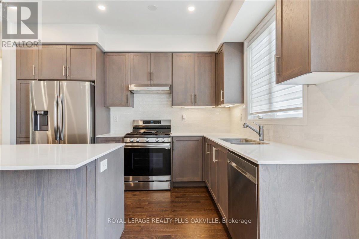 442 Bergamot Avenue, Milton, Ontario  L9E 1T8 - Photo 12 - W12653066