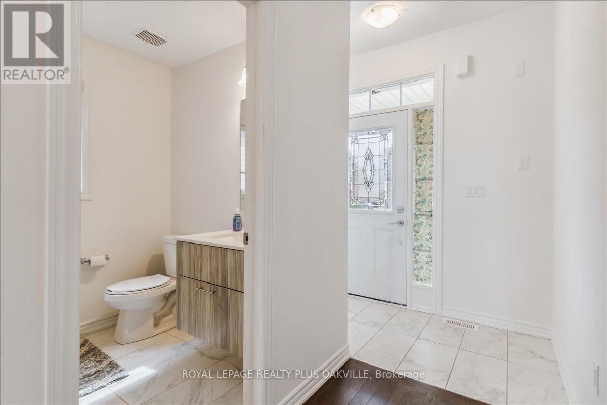 442 Bergamot Avenue, Milton, Ontario  L9E 1T8 - Photo 13 - W12653066