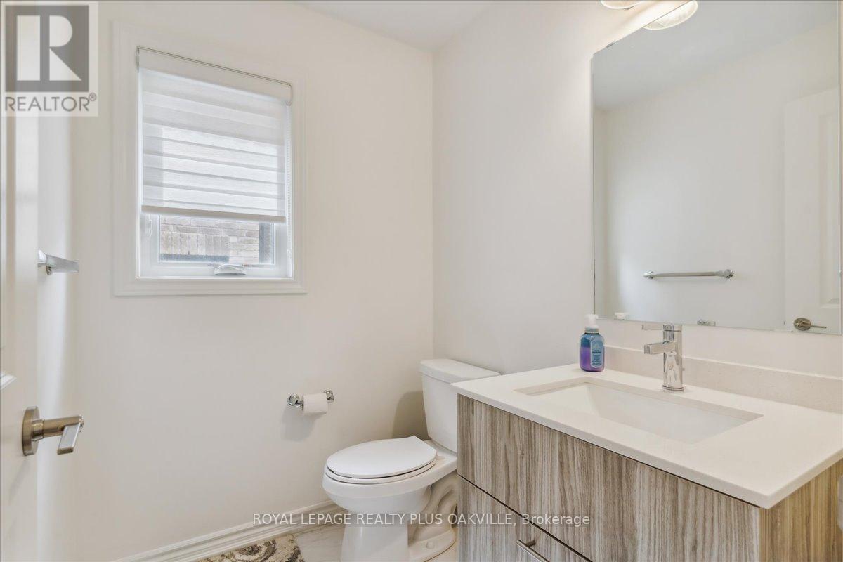 442 Bergamot Avenue, Milton, Ontario  L9E 1T8 - Photo 14 - W12653066