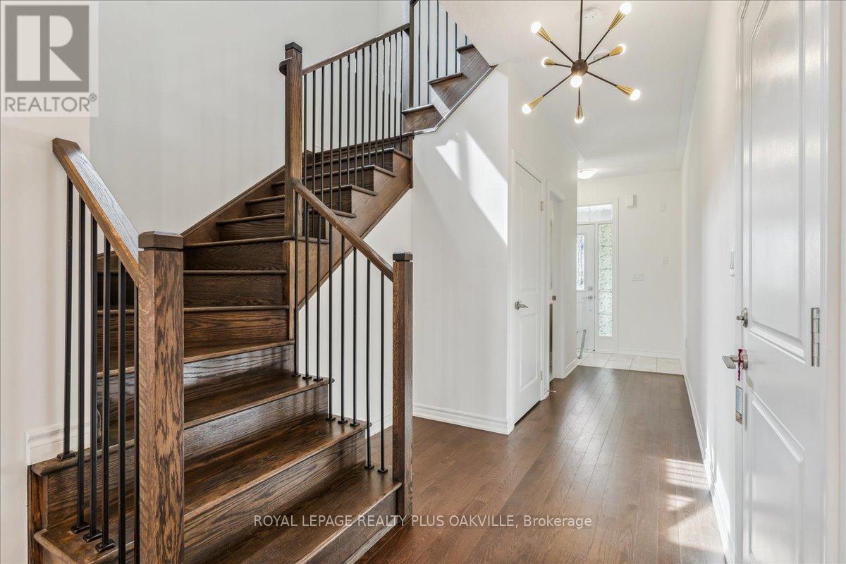 442 Bergamot Avenue, Milton, Ontario  L9E 1T8 - Photo 15 - W12653066