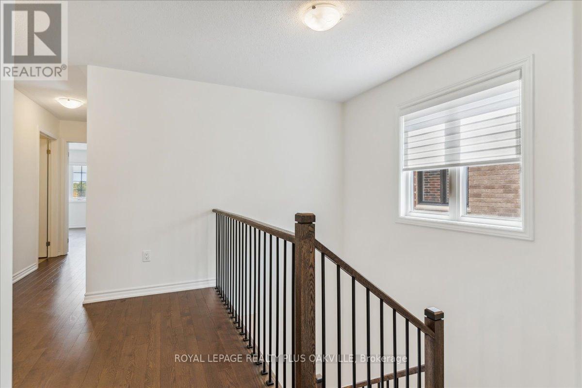 442 Bergamot Avenue, Milton, Ontario  L9E 1T8 - Photo 16 - W12653066