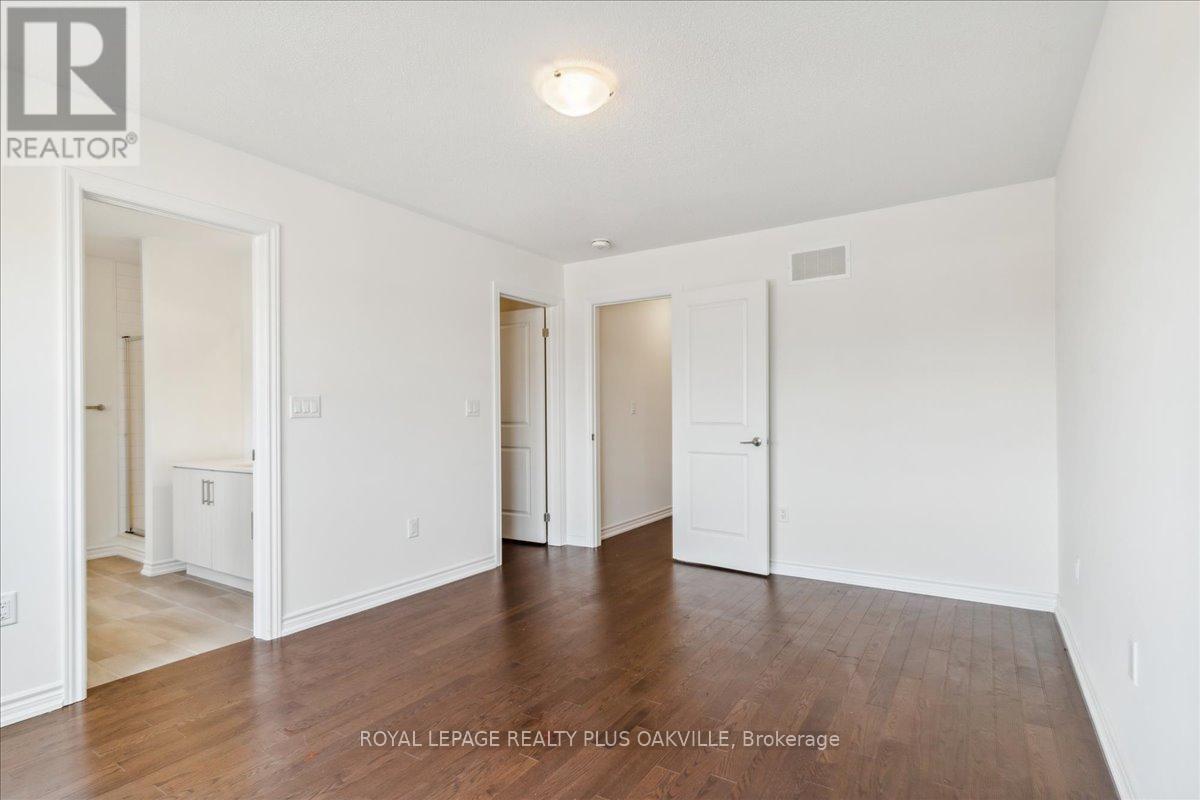 442 Bergamot Avenue, Milton, Ontario  L9E 1T8 - Photo 19 - W12653066