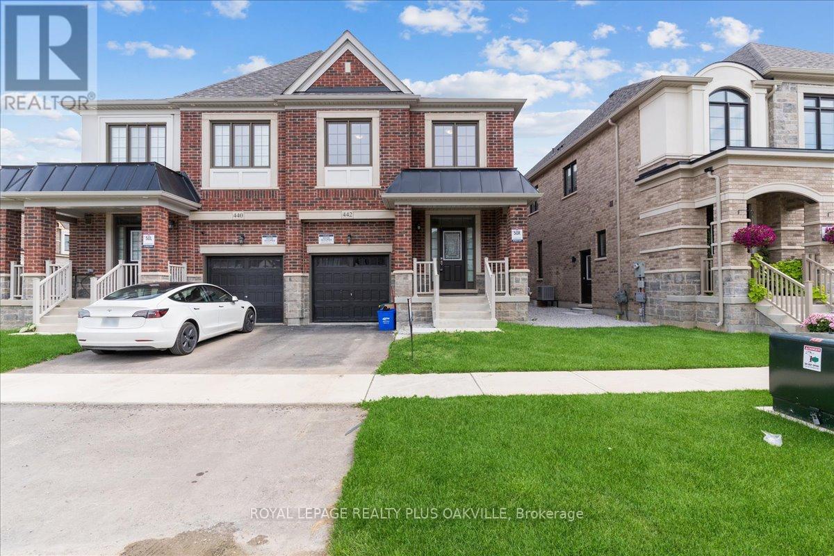 442 Bergamot Avenue, Milton, Ontario  L9E 1T8 - Photo 2 - W12653066
