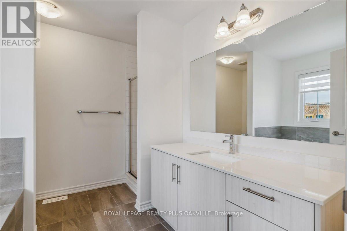 442 Bergamot Avenue, Milton, Ontario  L9E 1T8 - Photo 20 - W12653066