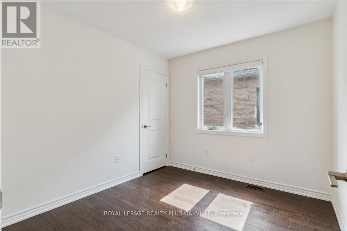 442 Bergamot Avenue, Milton, Ontario  L9E 1T8 - Photo 24 - W12653066