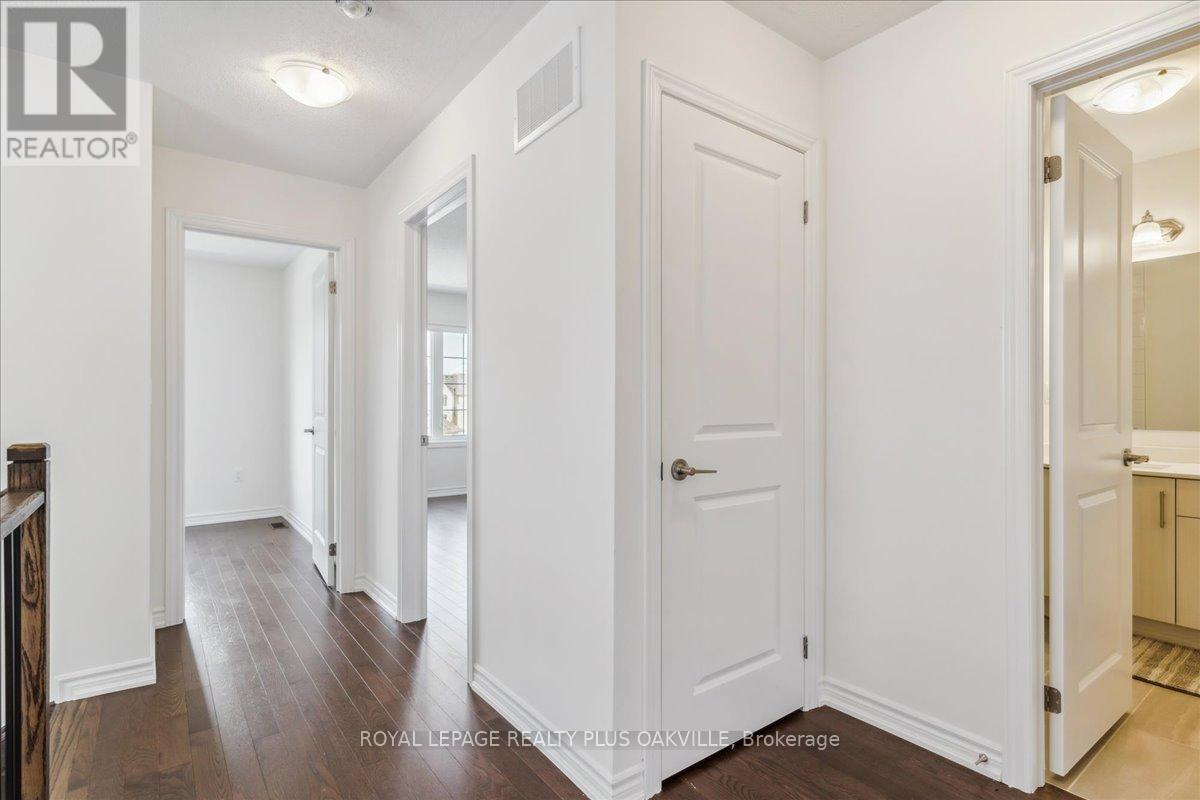 442 Bergamot Avenue, Milton, Ontario  L9E 1T8 - Photo 29 - W12653066