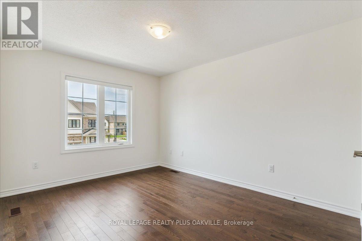 442 Bergamot Avenue, Milton, Ontario  L9E 1T8 - Photo 30 - W12653066