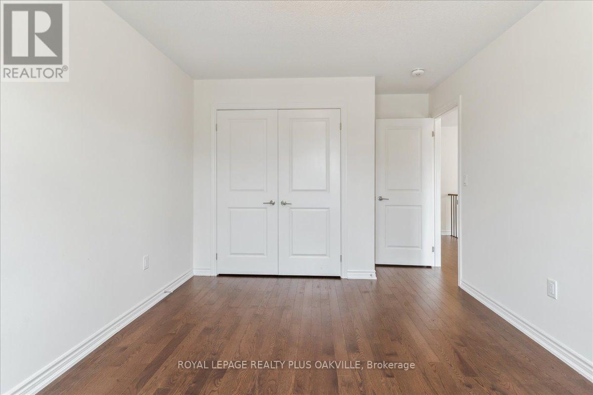 442 Bergamot Avenue, Milton, Ontario  L9E 1T8 - Photo 31 - W12653066