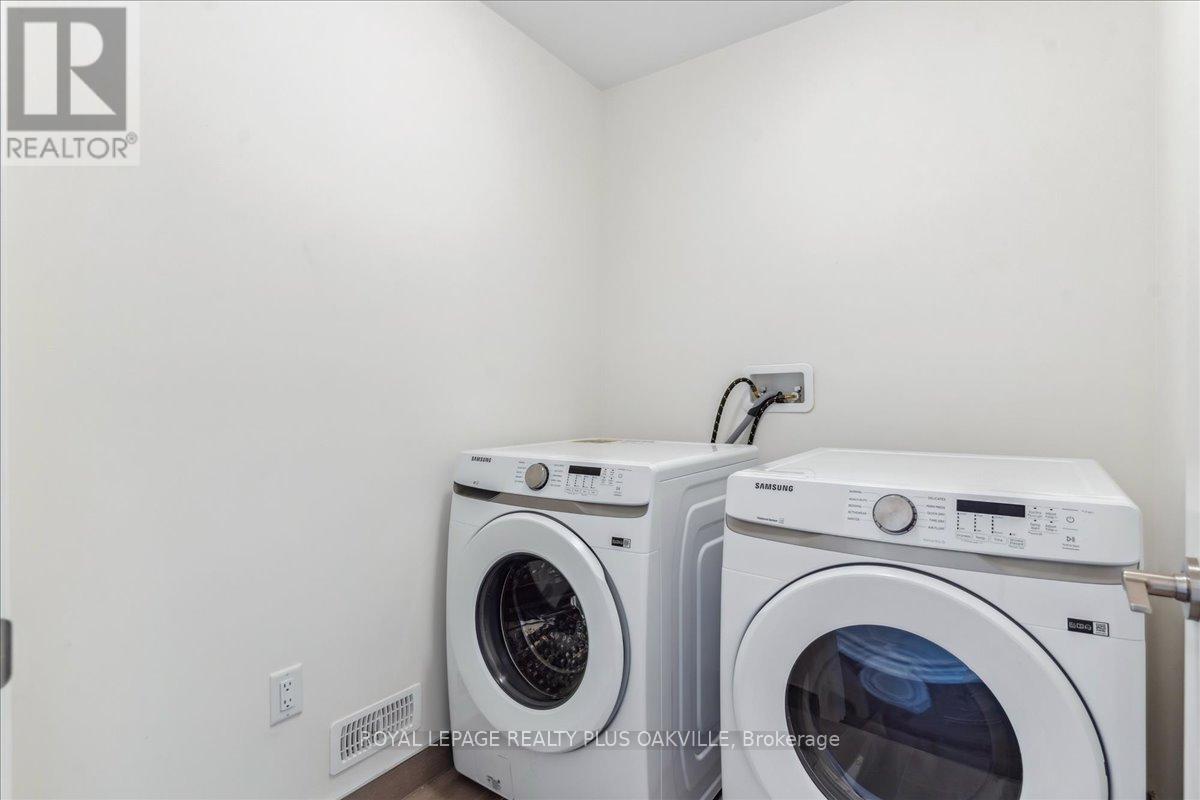 442 Bergamot Avenue, Milton, Ontario  L9E 1T8 - Photo 34 - W12653066