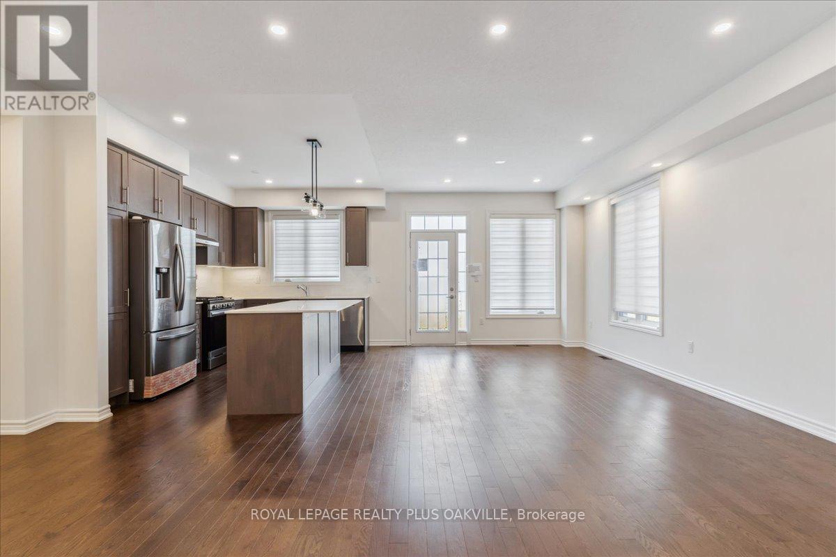 442 Bergamot Avenue, Milton, Ontario  L9E 1T8 - Photo 7 - W12653066