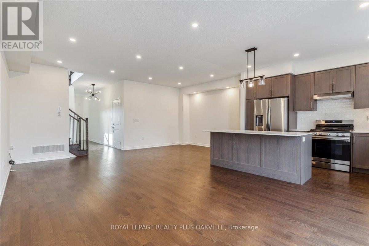 442 Bergamot Avenue, Milton, Ontario  L9E 1T8 - Photo 9 - W12653066