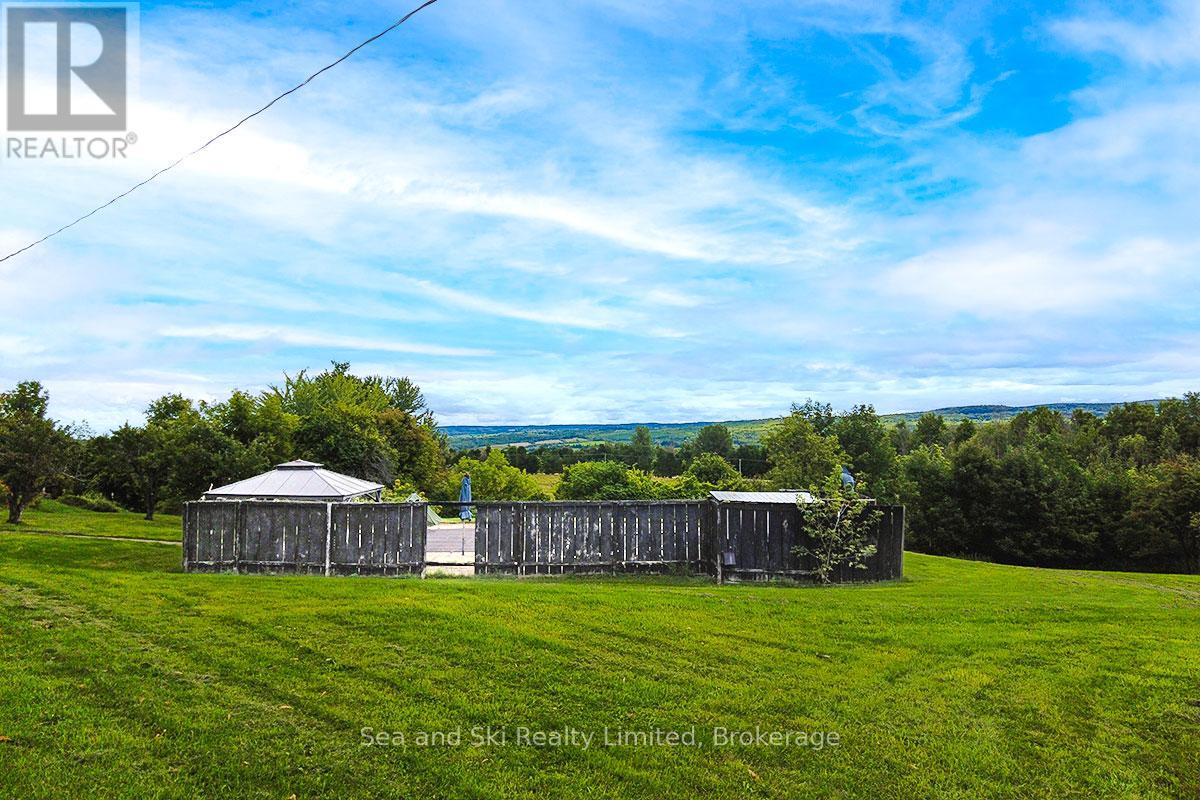 195908 Grey Road 7 Road S, Grey Highlands, Ontario  N0C 1G0 - Photo 28 - X12376388