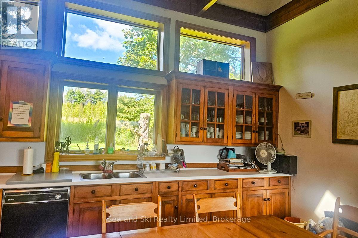 195908 Grey Road 7 Road S, Grey Highlands, Ontario  N0C 1G0 - Photo 34 - X12376388