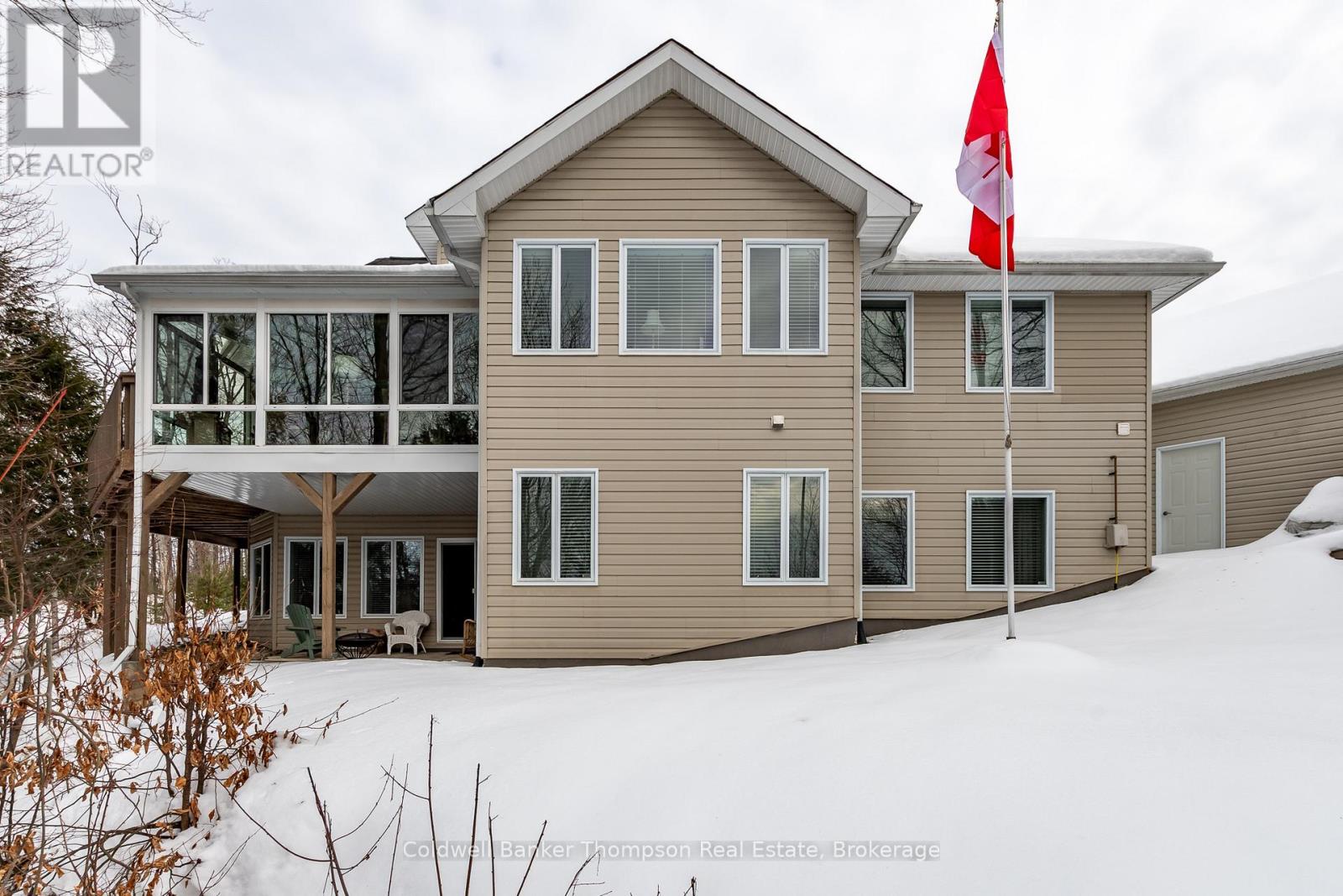 <div class="slider-price">$1,149,900</div><p>30 Deerfoot Trail, Huntsville, Ontario</p>